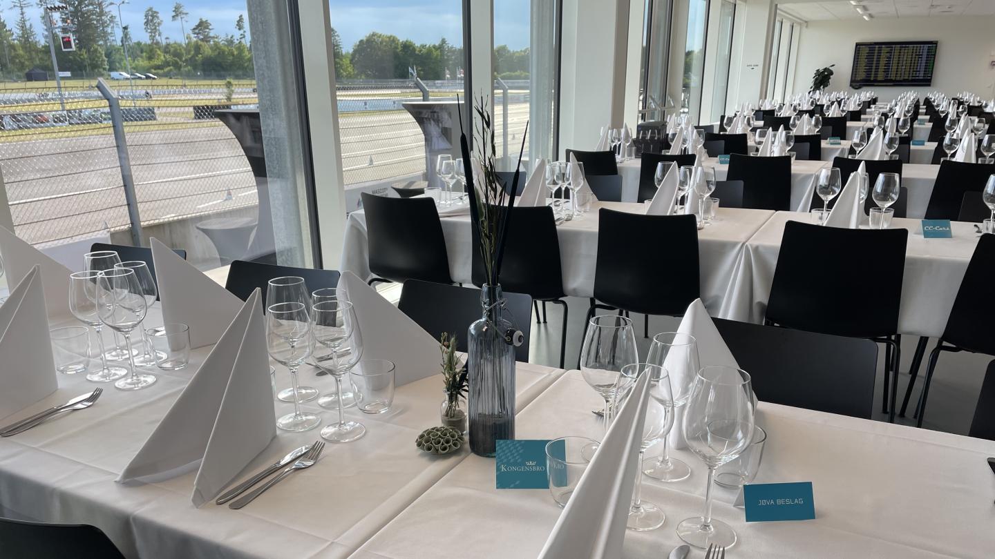 Selskab til motorløb på FDM Jyllandsringen 