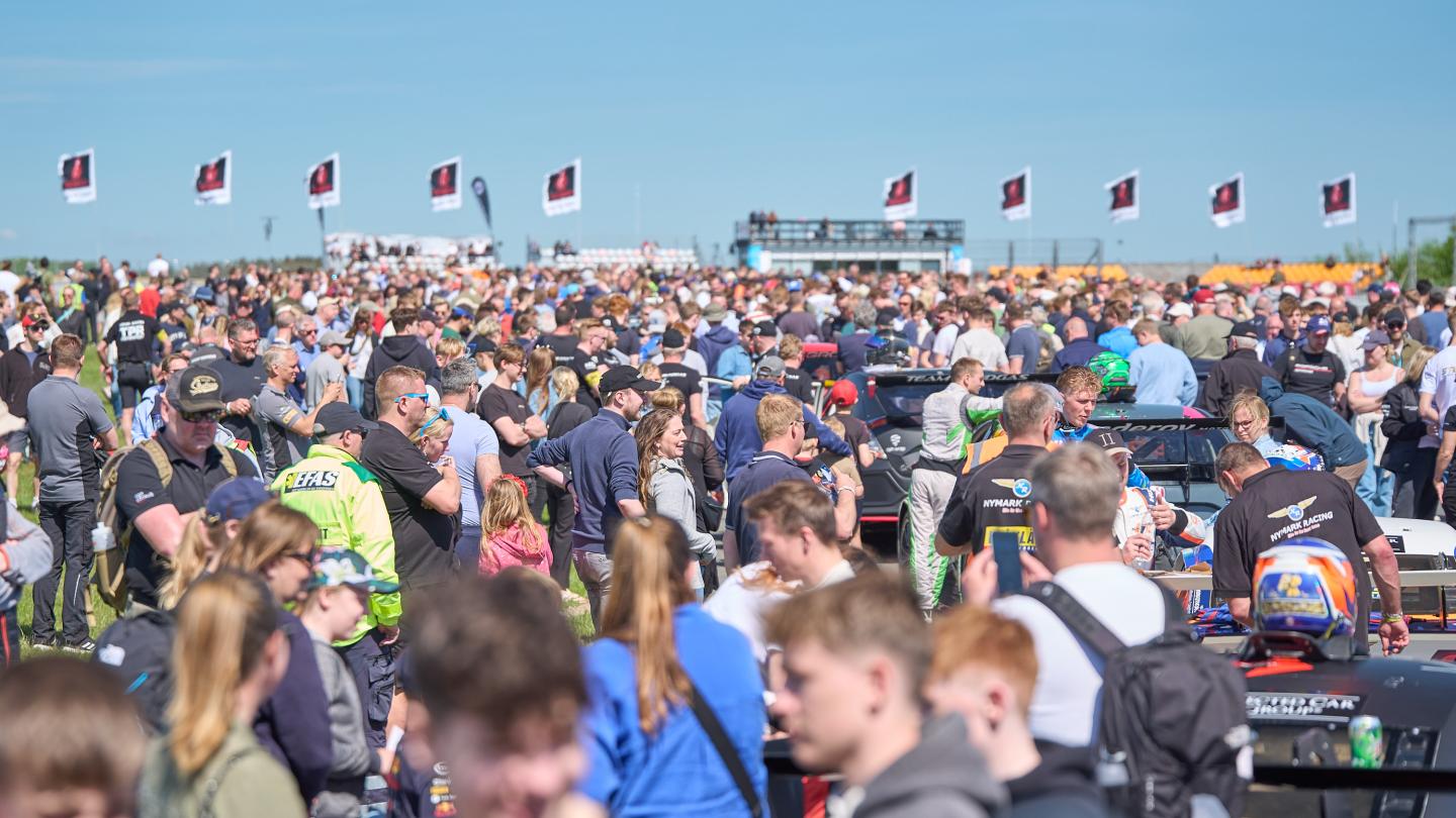 Publikum til motorløb på FDM Jyllandsringen 